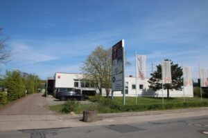 Georgsmarienhütte-Harderberg: Gewerbeimmobilie mit Hallen- und Büroflächen