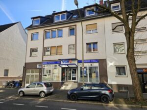 Wüste: Ladenlokal an lebhafter Wohn- und Geschäftsstraße