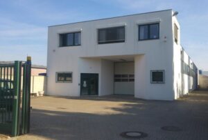 OS-Fledder: Kalthalle mit kleiner Bürofläche