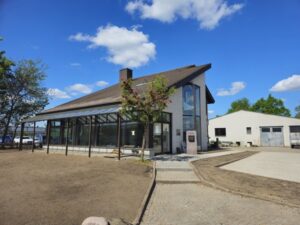 Belm: Gewerbeimmobilie mit Ausstellungs- und Büroflächen