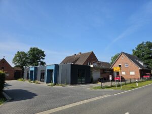 Ostercappeln-Venne: Gewerbeobjekt mit einem Produktions-/Betriebsgebäude, einem Bungalow und weiterem Nebengebäude