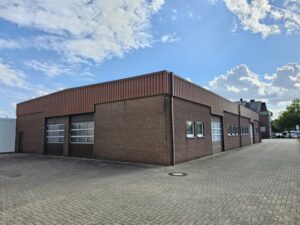Gewerbeimmobilie mit Hallen-und Büroflächen
