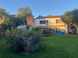 Freistehendes Einfamilienhaus mit großem Garten
