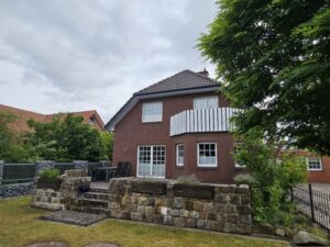 Freistehendes Einfamilienhaus / Bürohaus  mit kleiner Hallenfläche in OS-Atterfeld